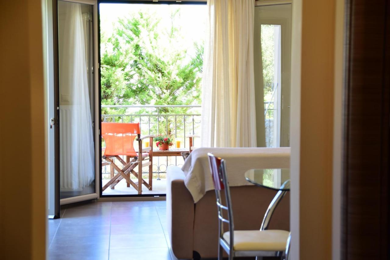 D'Angelos Apartments Karavomylos Exterior photo